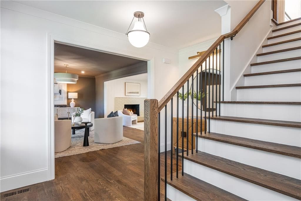 5 bedroom, 5 bathroom, 5,492 sq ft single family residence for sale at 535 Junction Point, Roswell, GA 30075 — photo 4