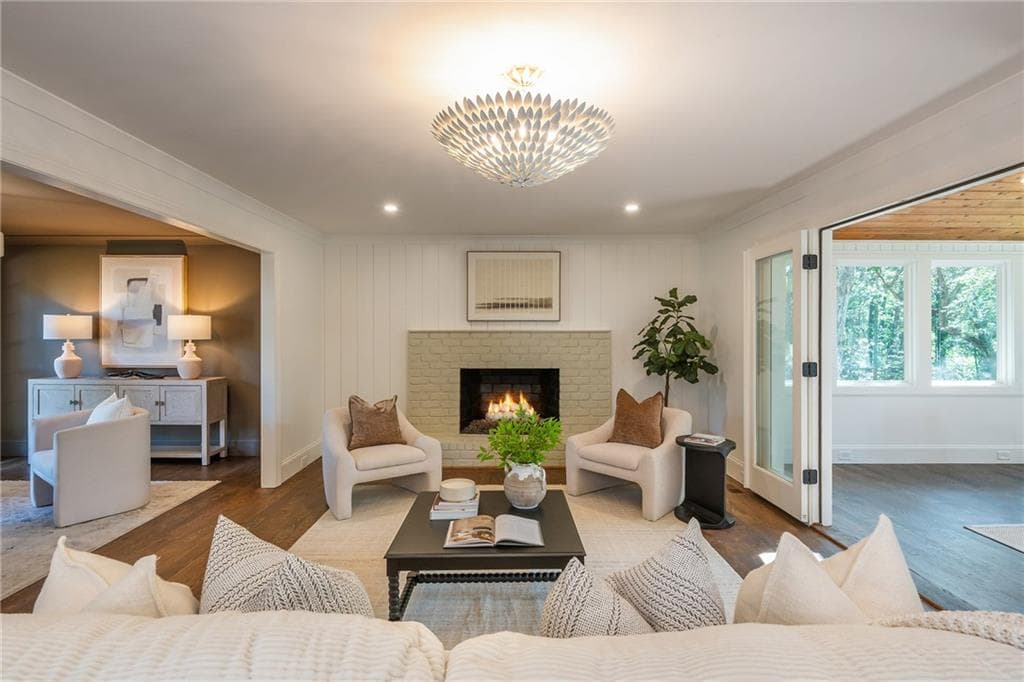 5 bedroom, 5 bathroom, 5,492 sq ft single family residence for sale at 535 Junction Point, Roswell, GA 30075 — photo 8