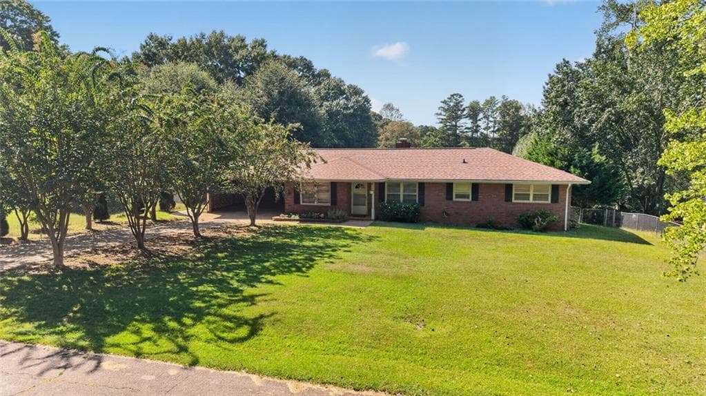 3 bedroom, 2 bathroom, 1,536 sq ft single family residence for sale at 3813 Todd Drive, Oakwood, GA 30566 — photo 7