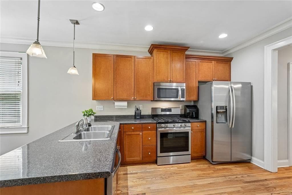 3 bedroom, 3 bathroom, 1,788 sq ft single family residence for sale at 1544 Thomas Road, Decatur, GA 30032 — photo 6