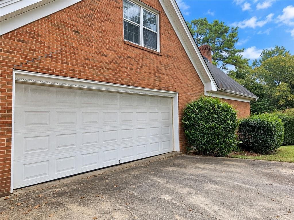 4 bedroom, 3 bathroom, 4,499 sq ft single family residence for sale at 780 Yorkshire Place, Lilburn, GA 30047 — photo 3