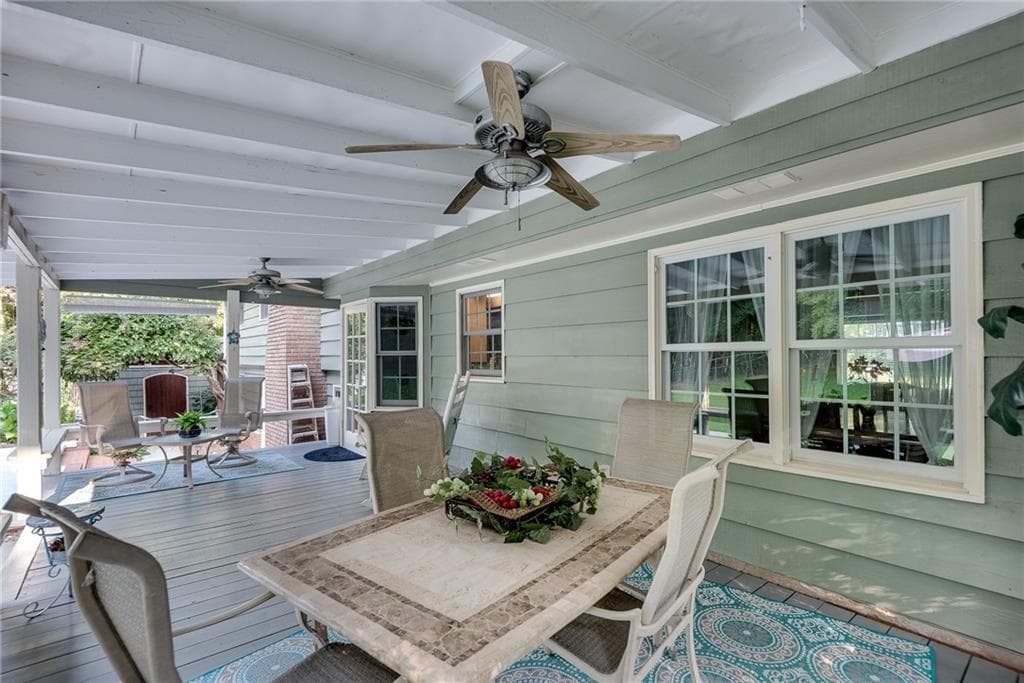 5 bedroom, 3 bathroom, 2,138 sq ft single family residence under contract at 1660 Northwoods Drive, Marietta, GA 30066 — photo 5