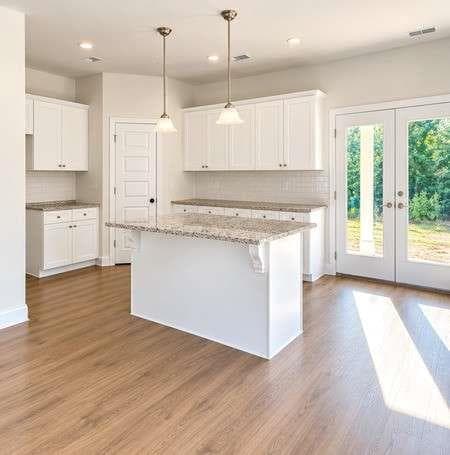 4 bedroom, 4 bathroom, 2,672 sq ft single family residence for sale at 75 Oak Road, Locust Grove, GA 30248 — photo 4
