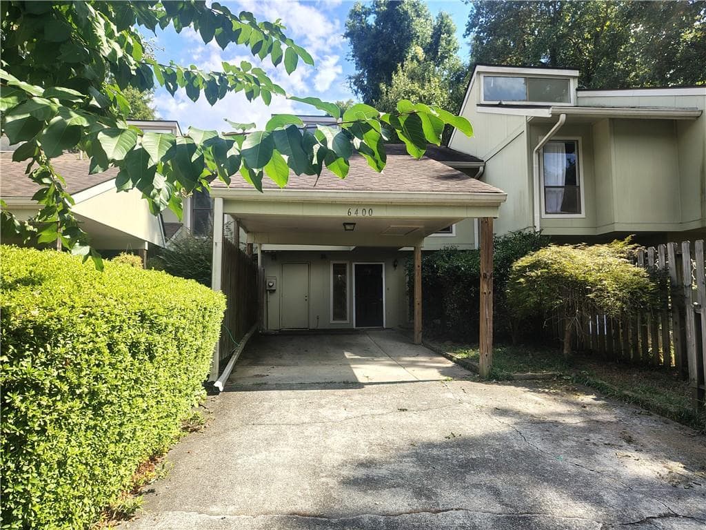 3 bedroom, 3 bathroom, 1,502 sq ft condominium for sale at 6400 Hawthorne Terrace, Peachtree Corners, GA 30092 — photo 2