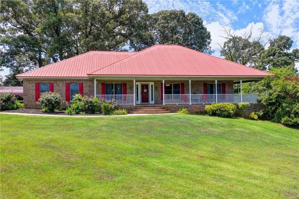 4 bedroom, 2 bathroom, 2,298 sq ft home for sale at 4525 Bold Springs Road, Commerce, GA