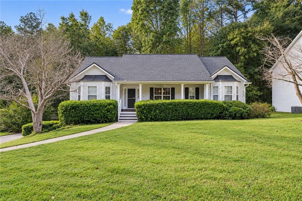 3 bedroom, 2 bathroom, 2,200 sq ft single family residence for sale at 3874 Saint George Terrace, Powder Springs, GA 30127