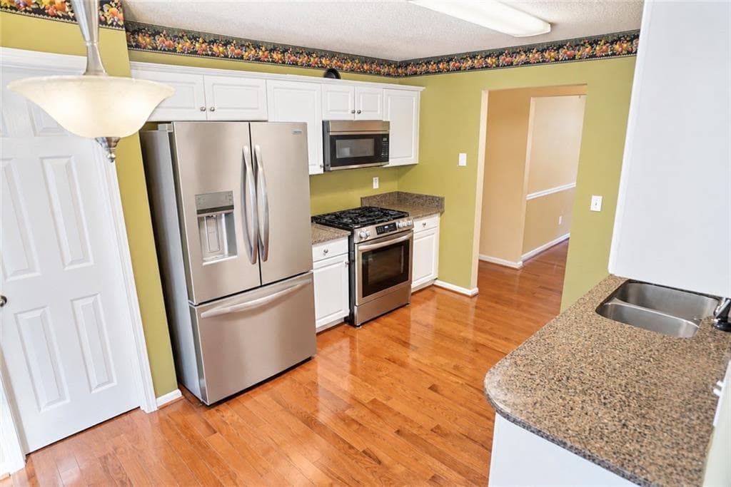 3 bedroom, 2 bathroom, 2,200 sq ft single family residence for sale at 3874 Saint George Terrace, Powder Springs, GA 30127 — photo 8