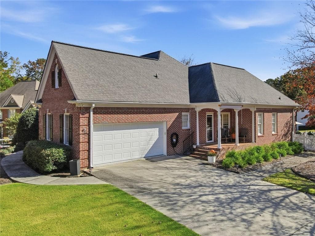 5 bedroom, 4 bathroom, 4,502 sq ft single family residence for sale at 5409 Culzean Way, Suwanee, GA 30024 — photo 2
