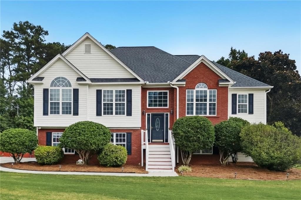 5 bedroom, 3 bathroom, 2,574 sq ft single family residence under contract at 286 Trailwood Gap, Douglasville, GA 30134