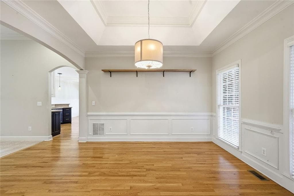 5 bedroom, 4 bathroom, 4,502 sq ft single family residence for sale at 5409 Culzean Way, Suwanee, GA 30024 — photo 8