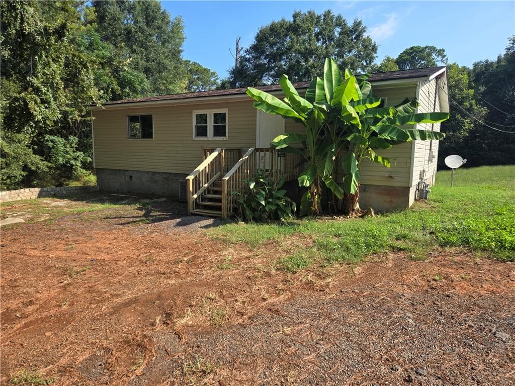 3 bedroom, 1 bathroom, 1,056 sq ft single family residence for sale at 3836 Rex Circle, Rex, GA 30273