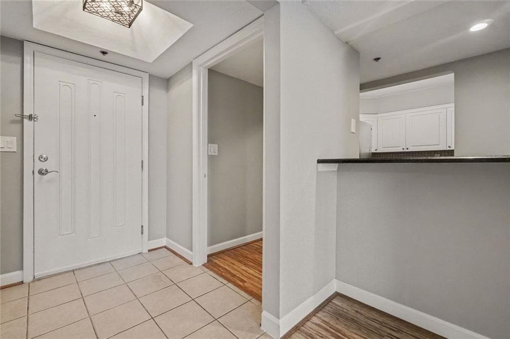 2 bedroom, 2 bathroom, 1,228 sq ft condominium for sale at 2870 Pharr Court 1806, Atlanta, GA 30305 — photo 3