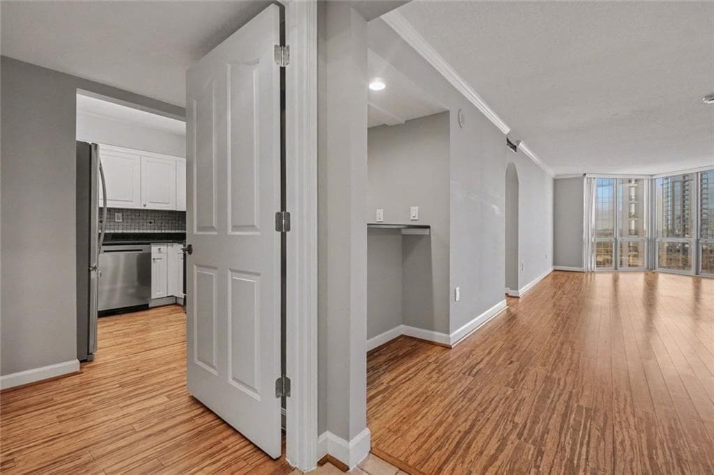 2 bedroom, 2 bathroom, 1,228 sq ft condominium for sale at 2870 Pharr Court 1806, Atlanta, GA 30305 — photo 4