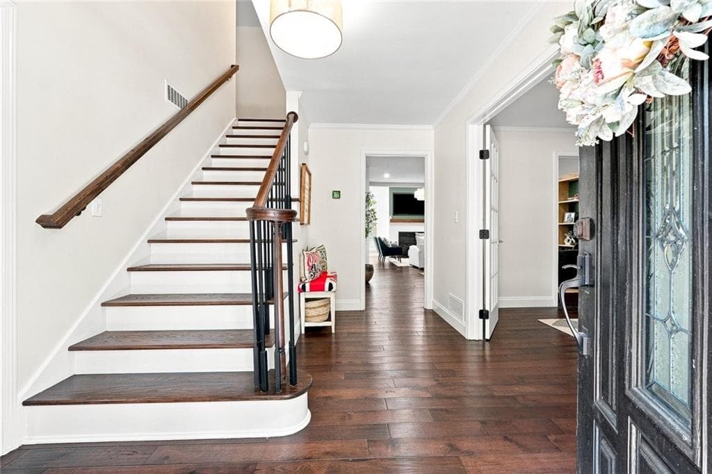4 bedroom, 4 bathroom, 2,870 sq ft single family residence for sale at 4978 Heatherdale Lane, Atlanta, GA 30360 — photo 2