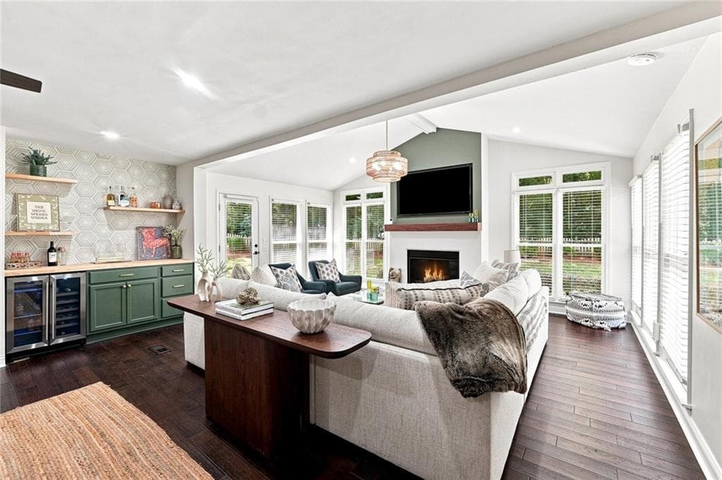 4 bedroom, 4 bathroom, 2,870 sq ft single family residence for sale at 4978 Heatherdale Lane, Atlanta, GA 30360 — photo 4