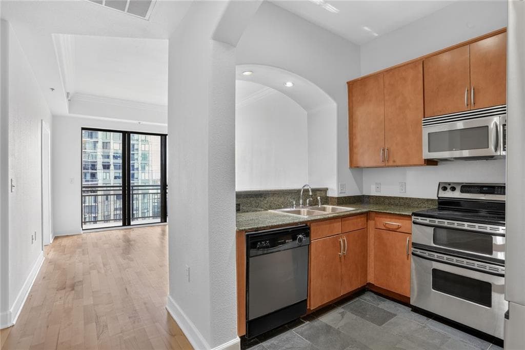 1 bedroom, 1 bathroom, 880 sq ft condominium for rent at 3445 Stratford Road 2306, Atlanta, GA 30326 for $2,100 a month — photo 4