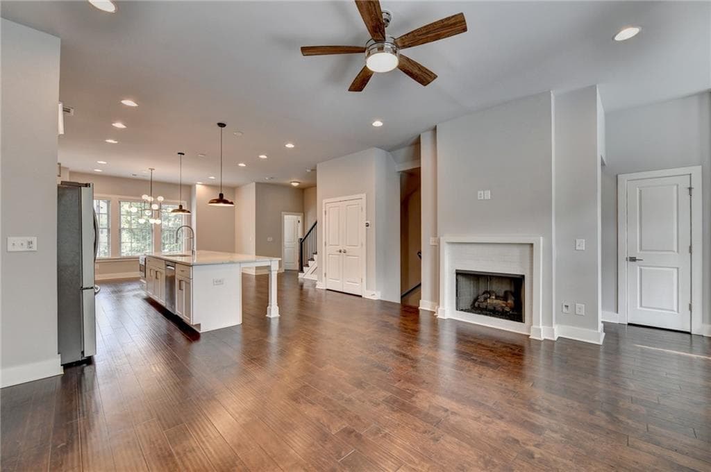3 bedroom, 4 bathroom, 2,088 sq ft townhouse for rent at 6097 Boylston Drive, Sandy Springs, GA 30328 for $4,250 a month — photo 6