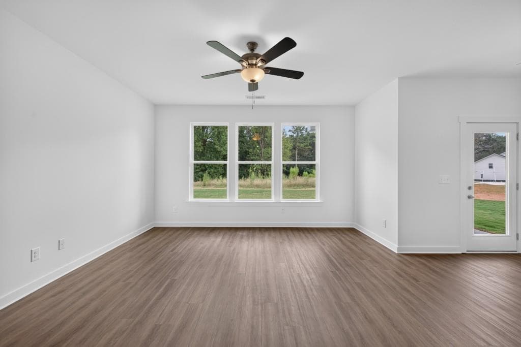 4 bedroom, 2 bathroom, 1,746 sq ft single family residence for sale at 360 Crimson Feather Drive, Jefferson, GA 30549 — photo 8
