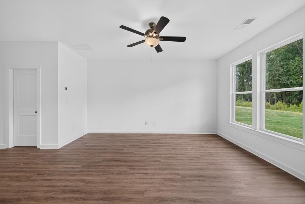 4 bedroom, 2 bathroom, 1,746 sq ft single family residence for sale at 360 Crimson Feather Drive, Jefferson, GA 30549 — photo 9