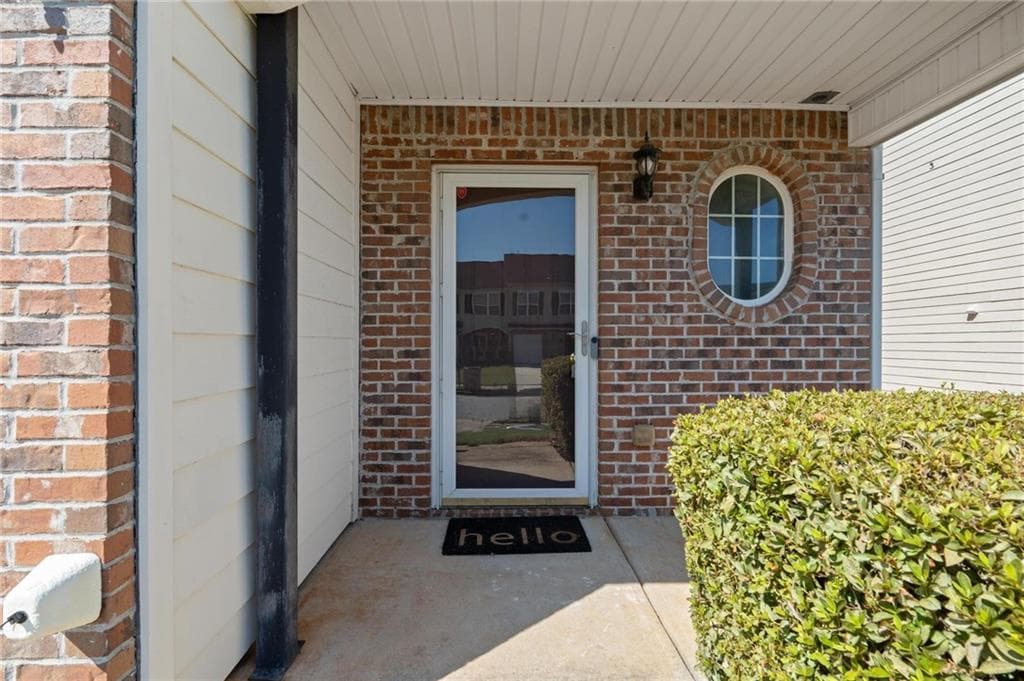 3 bedroom, 3 bathroom, 1,550 sq ft townhouse for sale at 684 Georgetown Court, Jonesboro, GA 30236 — photo 5