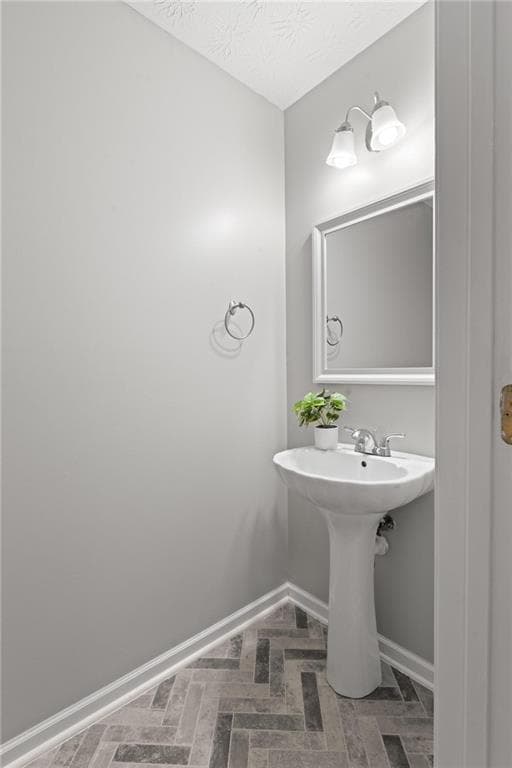 3 bedroom, 3 bathroom, 1,550 sq ft townhouse for sale at 684 Georgetown Court, Jonesboro, GA 30236 — photo 8