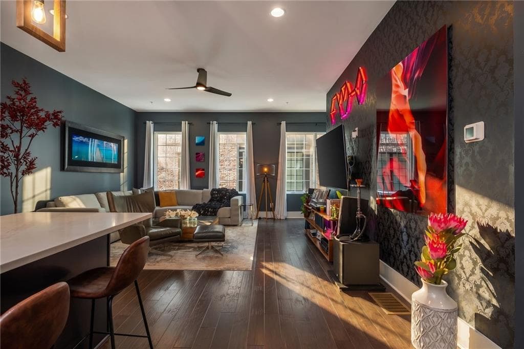3 bedroom, 4 bathroom, 2,171 sq ft townhouse for sale at 287 Castleberry Hill Walk, Atlanta, GA 30313 — photo 5
