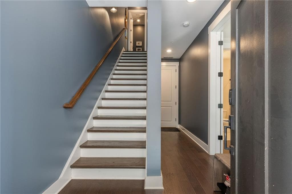 3 bedroom, 4 bathroom, 2,171 sq ft townhouse for sale at 287 Castleberry Hill Walk, Atlanta, GA 30313 — photo 8