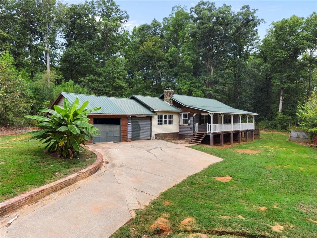 3 bedroom, 2 bathroom, 1,666 sq ft single family residence for sale at 16 Mctier Circle, Cartersville, GA 30120 — photo 2