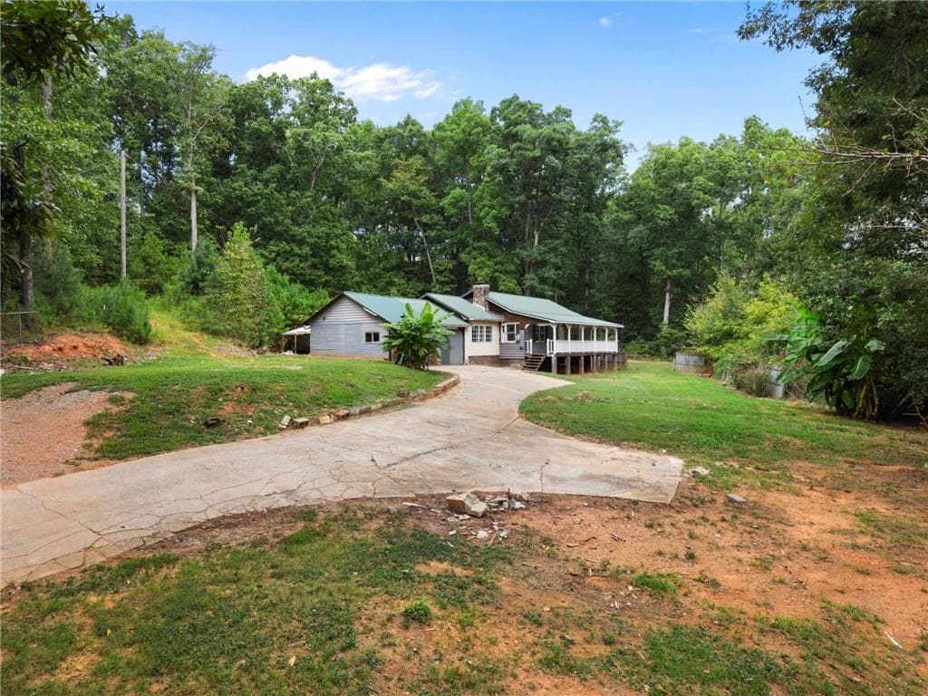 3 bedroom, 2 bathroom, 1,666 sq ft single family residence for sale at 16 Mctier Circle, Cartersville, GA 30120 — photo 4