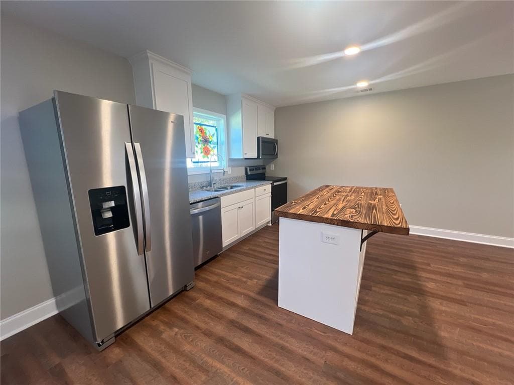 3 bedroom, 2 bathroom single family residence for rent at 5907 Maiden Lane, Lula, GA 30554 for $2,500 a month — photo 3