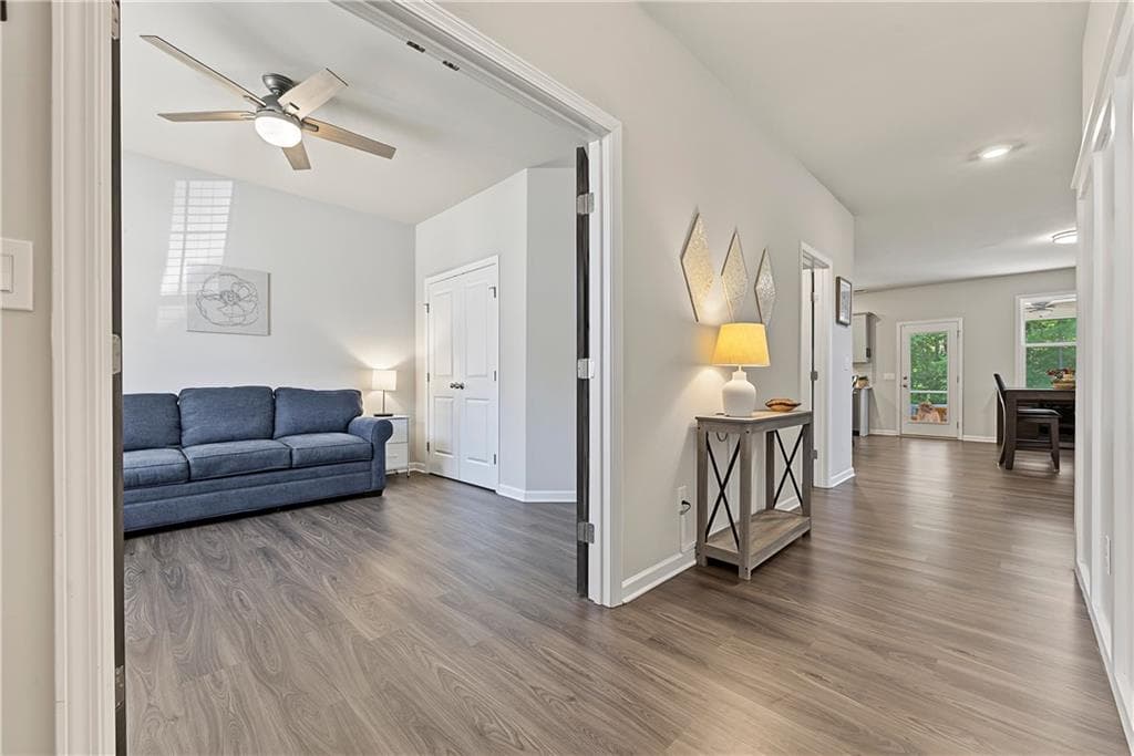 5 bedroom, 3 bathroom, 2,421 sq ft single family residence for sale at 258 Creekstone Drive, Dallas, GA 30132 — photo 5