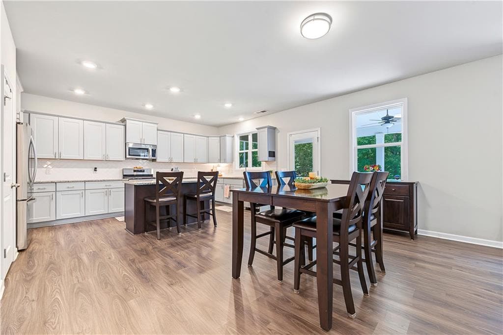 5 bedroom, 3 bathroom, 2,421 sq ft single family residence for sale at 258 Creekstone Drive, Dallas, GA 30132 — photo 8