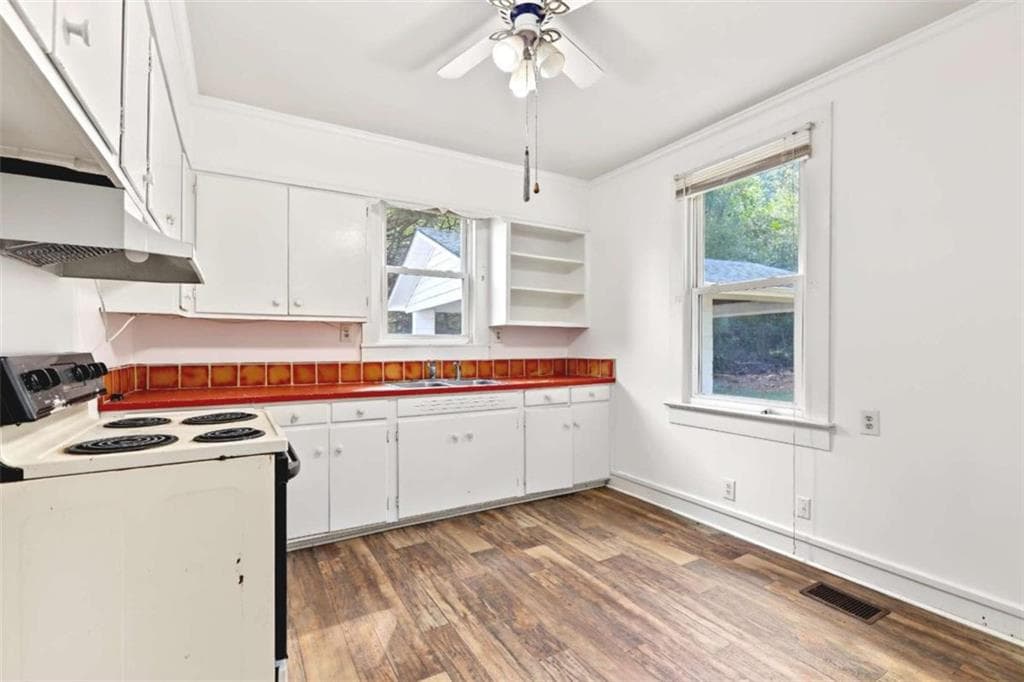 2 bedroom, 1 bathroom, 1,370 sq ft single family residence for sale at 7 Georgia Avenue, Hampton, GA 30228 — photo 6