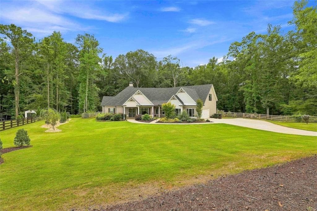 4 bedroom, 4 bathroom, 3,293 sq ft single family residence under contract at 230 Windchime Way, Tyrone, GA 30290 — photo 3