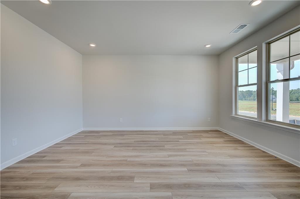5 bedroom, 4 bathroom, 4,010 sq ft single family residence for sale at 745 Dunlake Way, Locust Grove, GA 30248 — photo 7