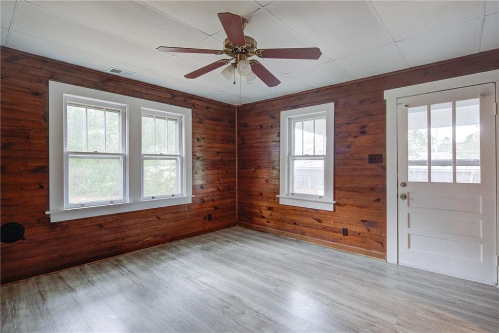 3 bedroom, 2 bathroom, 1,360 sq ft single family residence for rent at 7985 Midway Road, Alpharetta, GA 30004 for $2,095 a month — photo 8