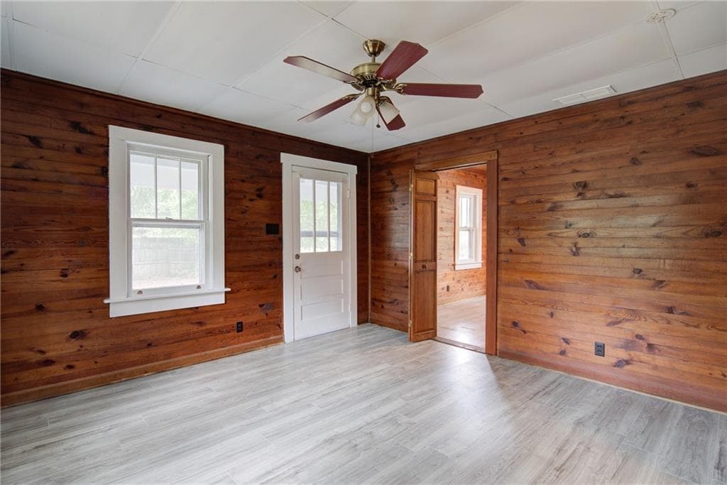 3 bedroom, 2 bathroom, 1,360 sq ft single family residence for rent at 7985 Midway Road, Alpharetta, GA 30004 for $2,095 a month — photo 9