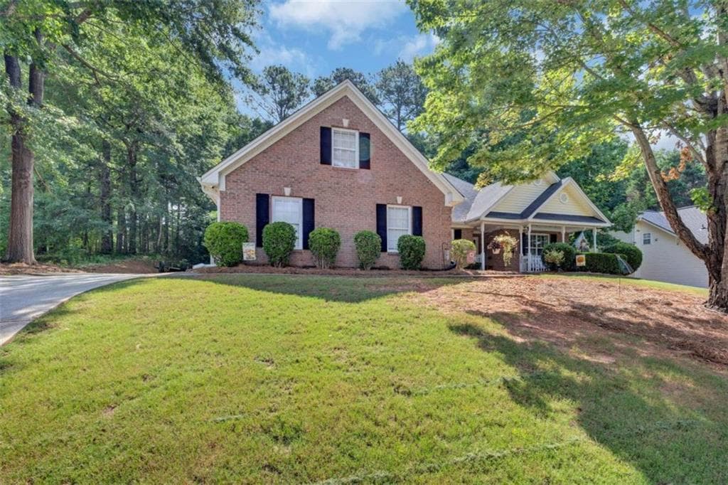 5 bedroom, 2 bathroom, 2,061 sq ft single family residence for sale at 30 Bermuda Way, Covington, GA 30016 — photo 2
