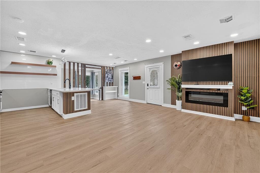 5 bedroom, 3 bathroom, 1,925 sq ft single family residence for sale at 3153 Shallowford Road, Chamblee, GA 30341 — photo 2