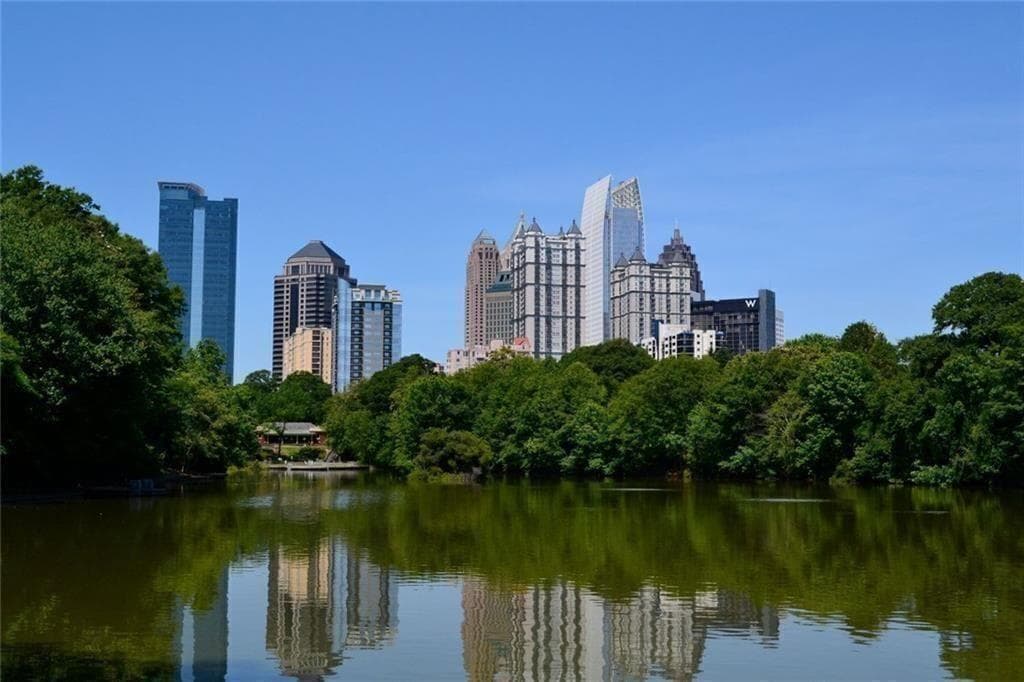 1 bedroom, 1 bathroom, 897 sq ft condominium for sale at 923 Peachtree Street 939, Atlanta, GA 30309 — photo 7