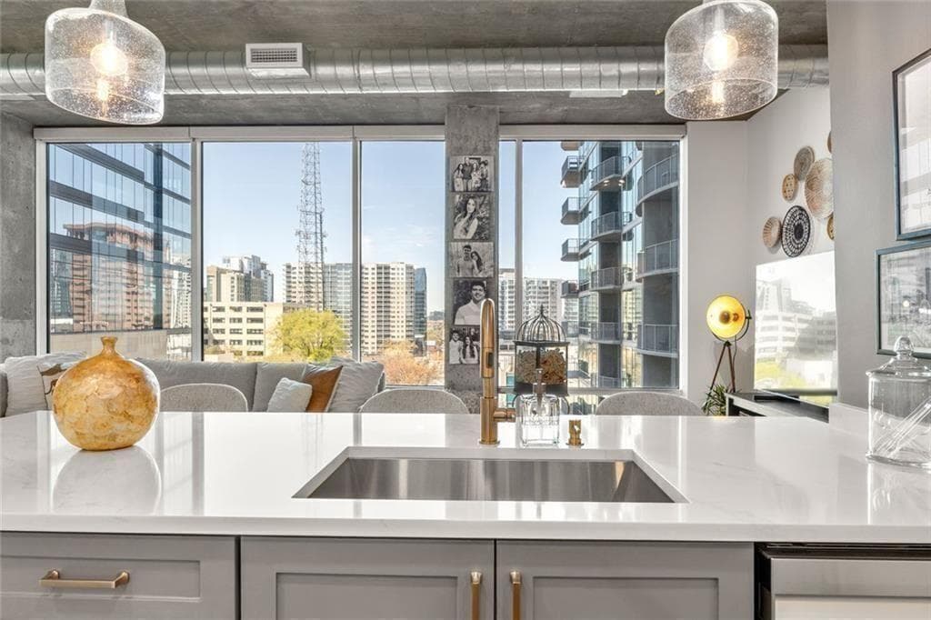 1 bedroom, 1 bathroom, 897 sq ft condominium for sale at 923 Peachtree Street 939, Atlanta, GA 30309 — photo 8