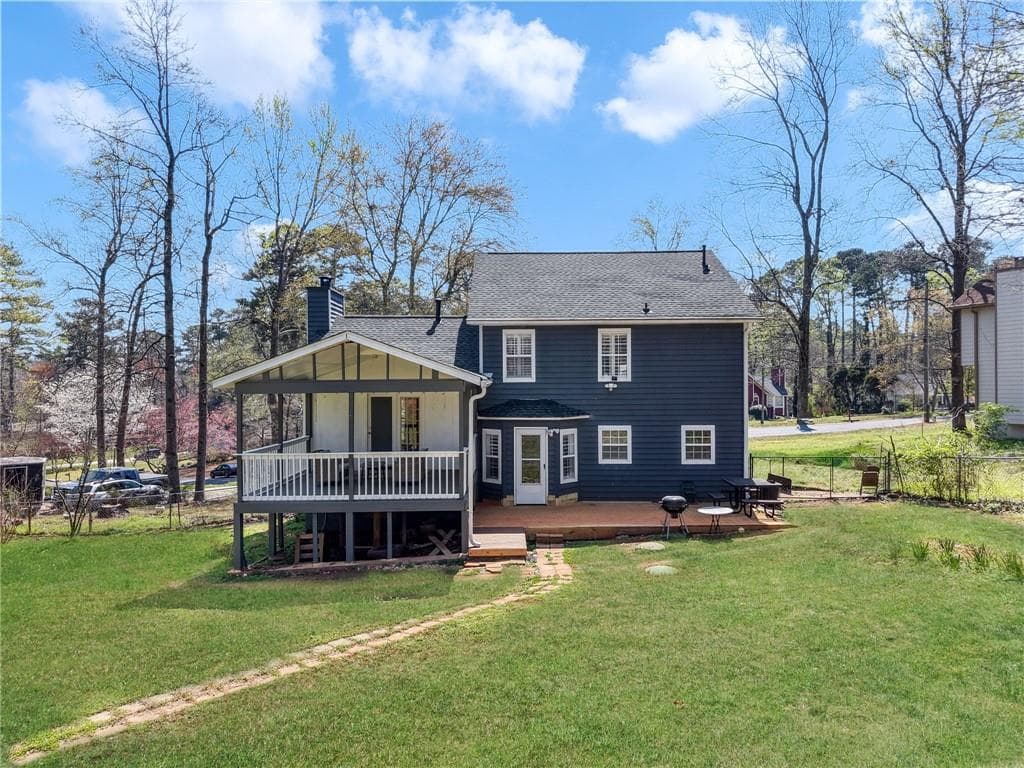 3 bedroom, 2 bathroom, 1,594 sq ft single family residence for sale at 1349 Ashbrook Drive, Lawrenceville, GA 30043 — photo 2