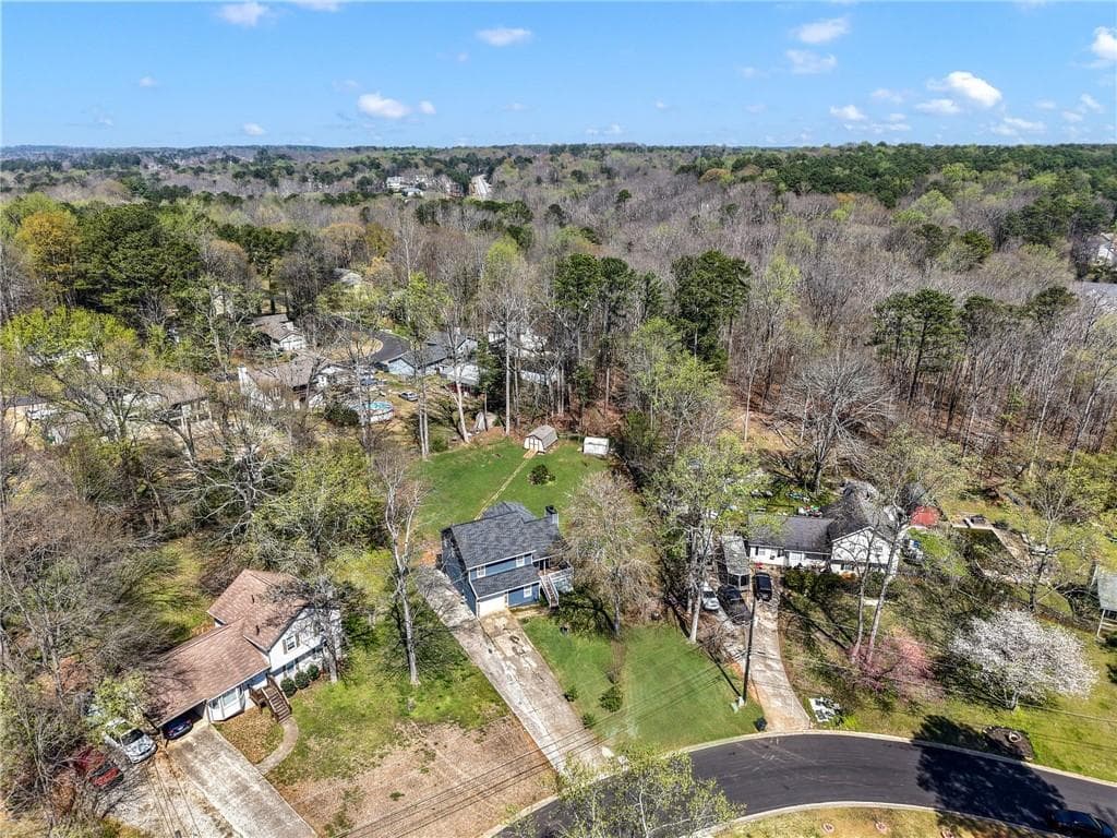 3 bedroom, 2 bathroom, 1,594 sq ft single family residence for sale at 1349 Ashbrook Drive, Lawrenceville, GA 30043 — photo 3