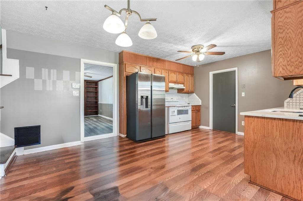 3 bedroom, 2 bathroom, 1,594 sq ft single family residence for sale at 1349 Ashbrook Drive, Lawrenceville, GA 30043 — photo 10