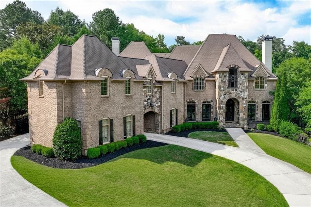 7 bedroom, 10 bathroom, 12,255 sq ft single family residence for sale at 453 Londonberry Road, Atlanta, GA 30327 — photo 3