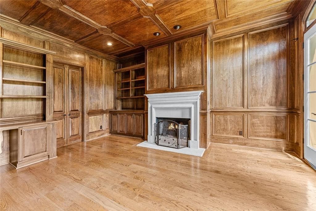 7 bedroom, 10 bathroom, 12,255 sq ft single family residence for sale at 453 Londonberry Road, Atlanta, GA 30327 — photo 6