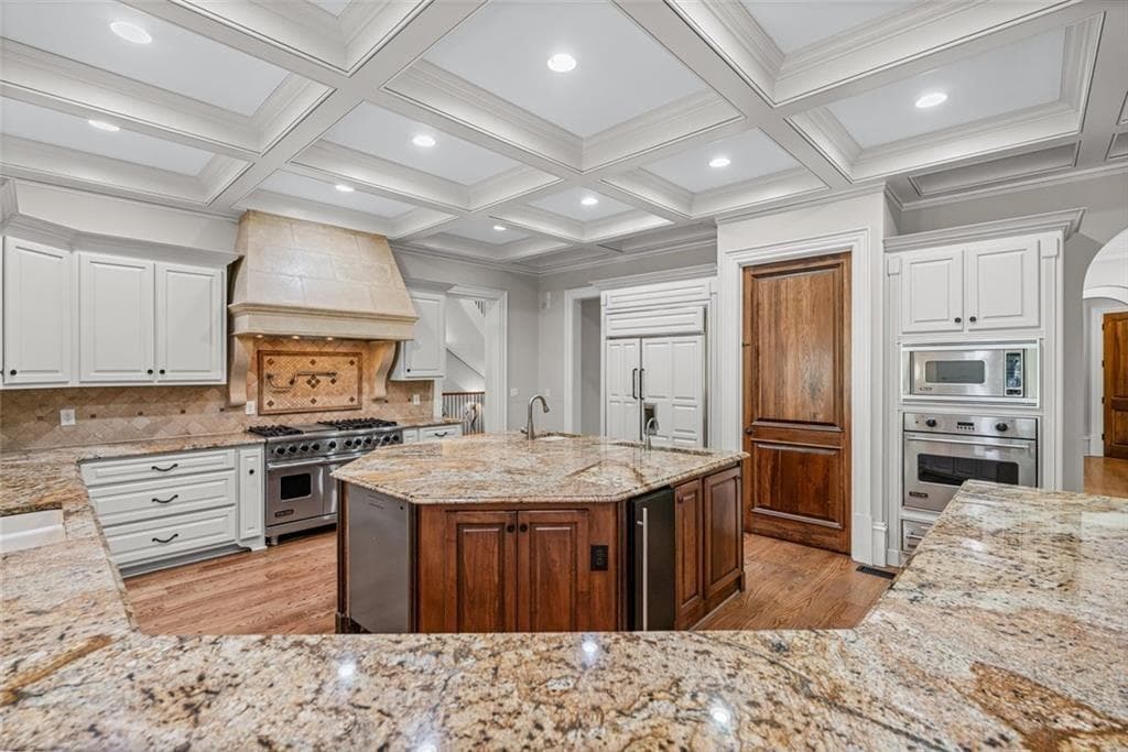 7 bedroom, 10 bathroom, 12,255 sq ft single family residence for sale at 453 Londonberry Road, Atlanta, GA 30327 — photo 9