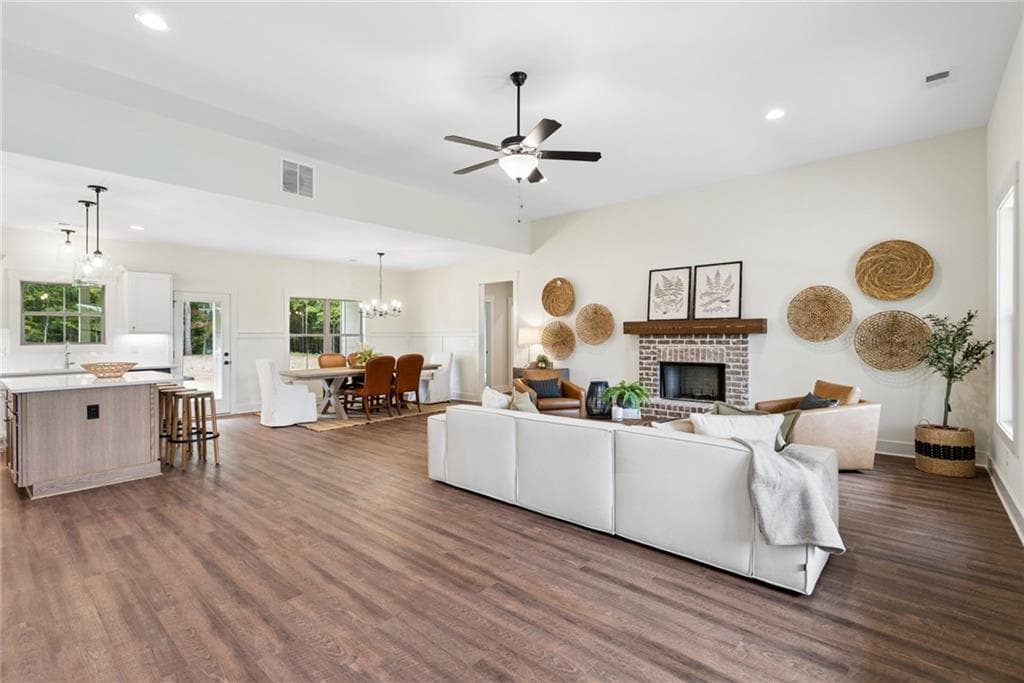 4 bedroom, 3 bathroom, 2,162 sq ft single family residence for sale at 218 Woodfin Way, Social Circle, GA 30025 — photo 7