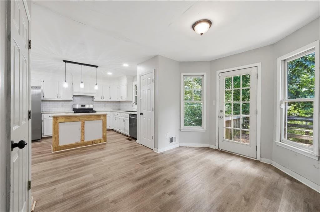 3 bedroom, 3 bathroom, 2,376 sq ft single family residence for sale at 27 Faraday Drive, Douglasville, GA 30134 — photo 8