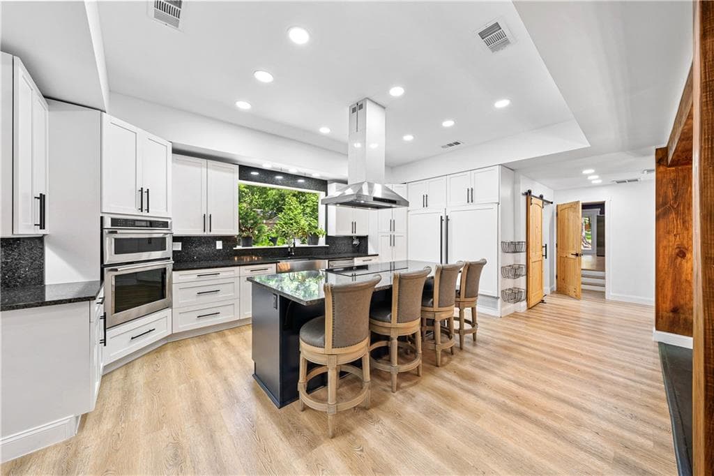 5 bedroom, 7 bathroom, 4,700 sq ft single family residence for sale at 270 Baker Street, Royston, GA 30662 — photo 3